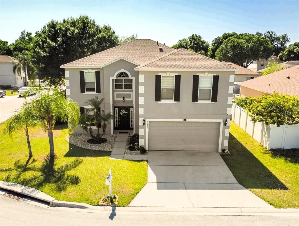 5697 Oakwood Knoll Drive Lakeland FL 33811