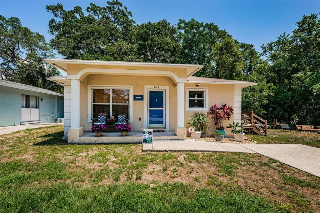 2031 Poinsetta Avenue Clearwater FL 33755