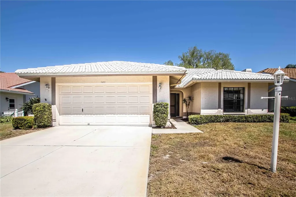 5692 Beaurivage Avenue Sarasota FL 34243