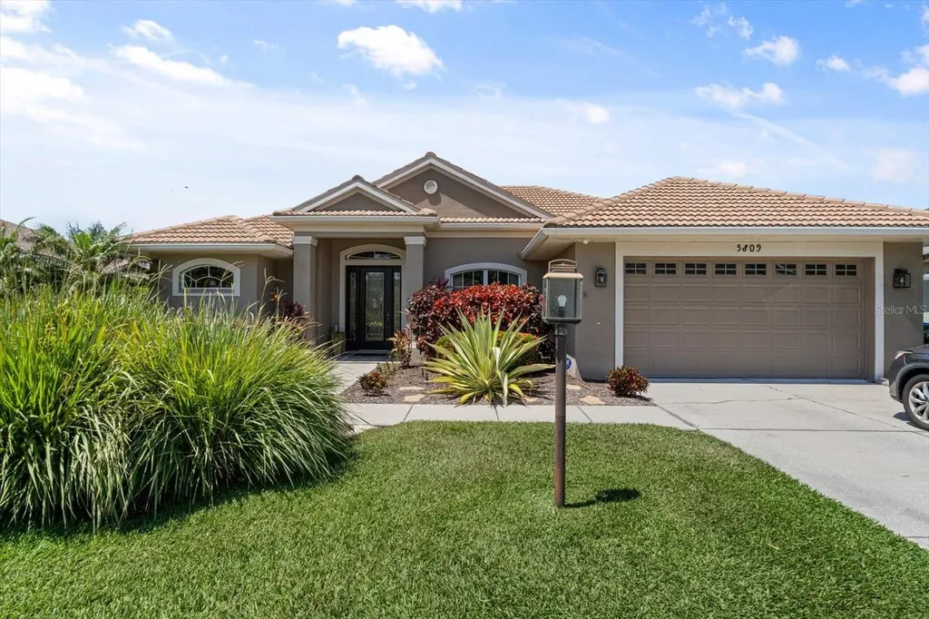 5809 Carriage Drive Sarasota FL 34243