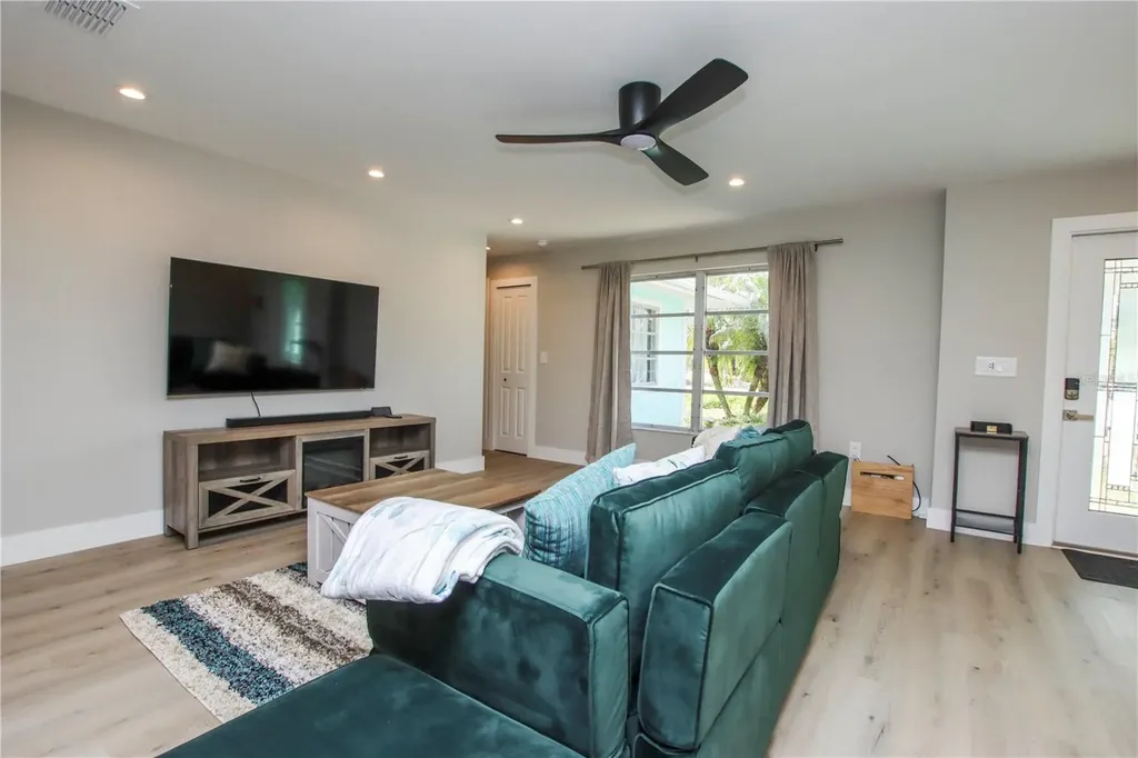 1057 Blue Heron Drive Sanibel FL 33957