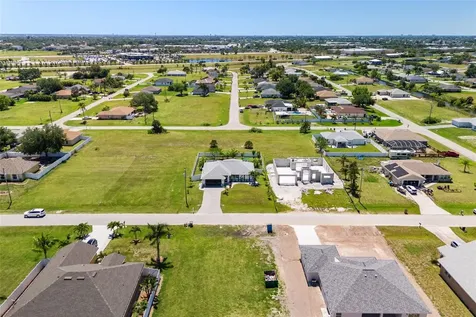 2112 NE 15th Terrace Cape Coral FL 33909