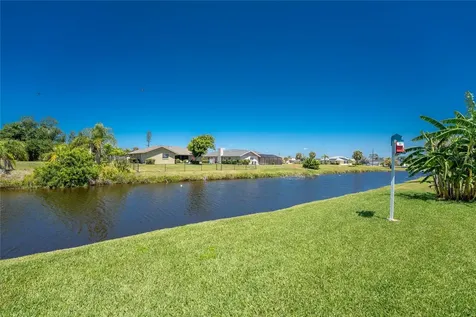 33 Bunker Circle Rotonda West FL 33947