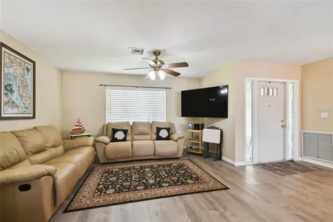 1101 Chesterfield Avenue Ruskin FL 33570
