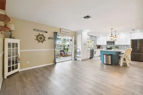 1101 Chesterfield Avenue Ruskin FL 33570