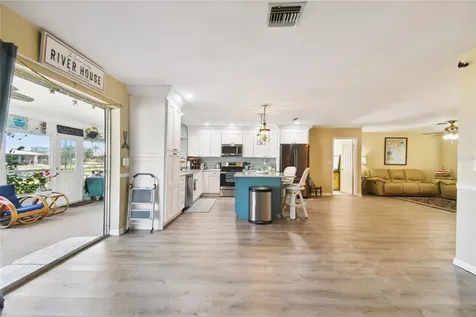 1101 Chesterfield Avenue Ruskin FL 33570