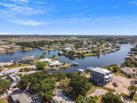 1101 Chesterfield Avenue Ruskin FL 33570