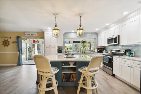 1101 Chesterfield Avenue Ruskin FL 33570