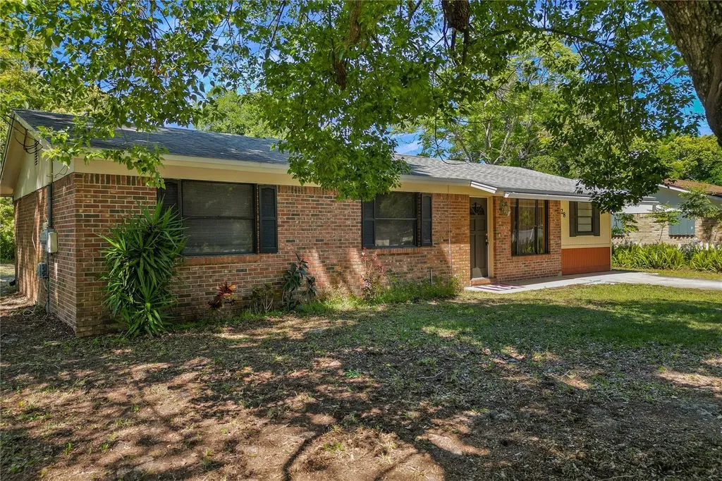 128 Angeles Road Debary FL 32713