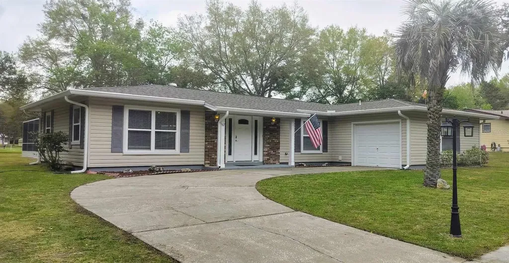 9117 N Golfview Drive Citrus Springs FL 34434