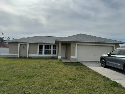 220 SE Santa Barbara Place Cape Coral FL 33990
