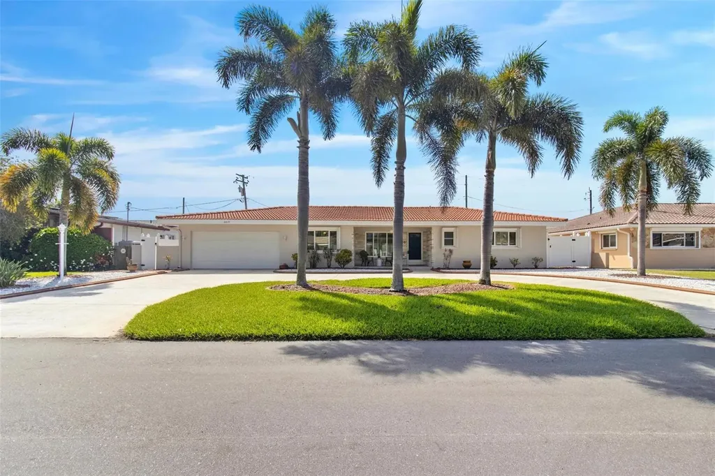 6619 Blue Heron Drive S St Petersburg FL 33707
