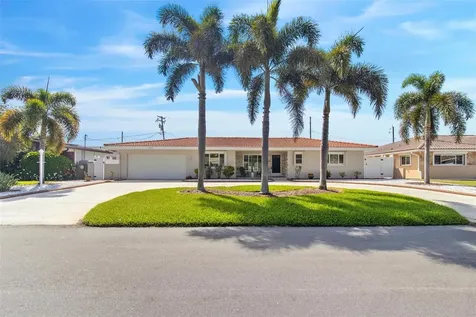 6619 Blue Heron Drive S St Petersburg FL 33707