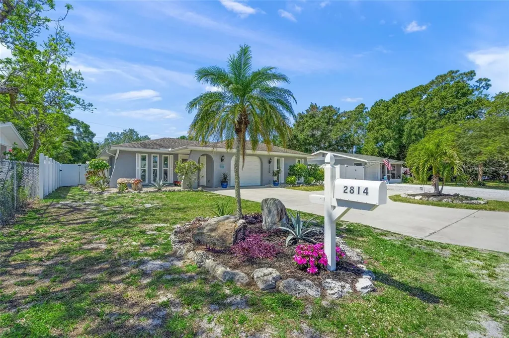 2814 New England Street Sarasota FL 34231