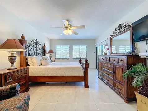 1801 Mariner Drive Tarpon Springs FL 34689