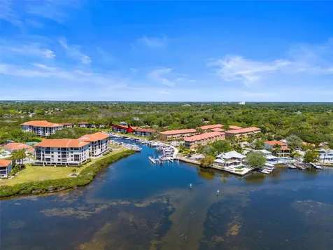 1801 Mariner Drive Tarpon Springs FL 34689