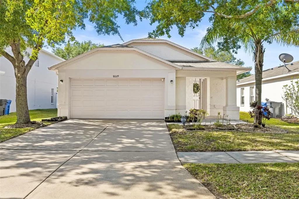 8029 Carriage Pointe Drive Gibsonton FL 33534