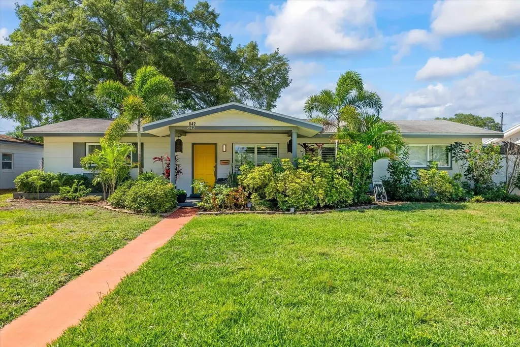 842 42nd Avenue NE St Petersburg FL 33703