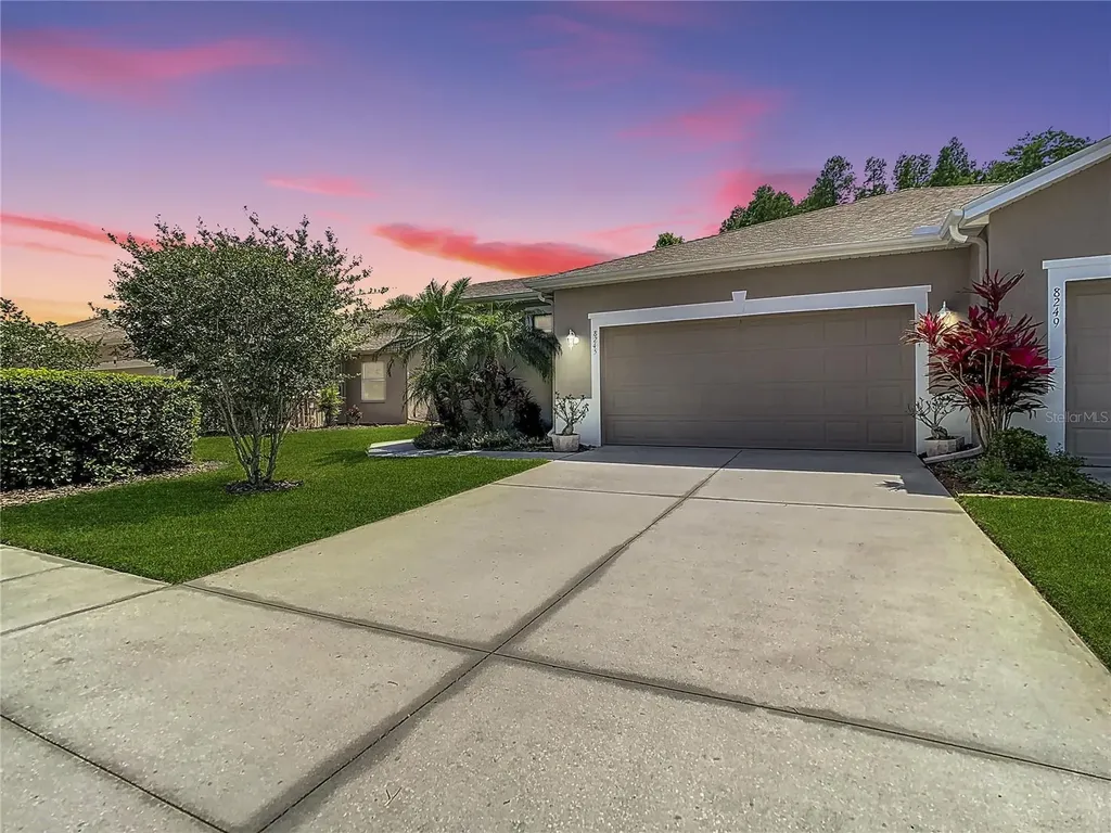 8245 Fallglo Lane Land O Lakes FL 34637