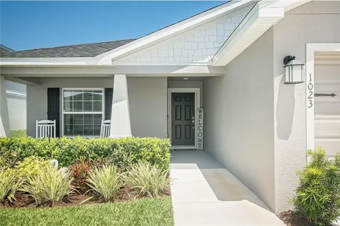 1023 Tropea Lane Auburndale FL 33823