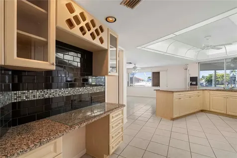 2350 Via Venice Punta Gorda FL 33950