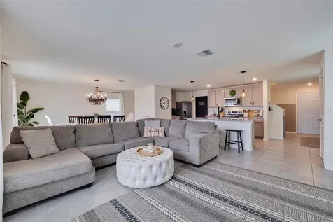944 7th Avenue NW Ruskin FL 33570