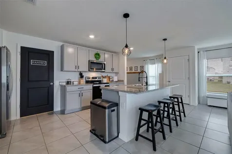 944 7th Avenue NW Ruskin FL 33570