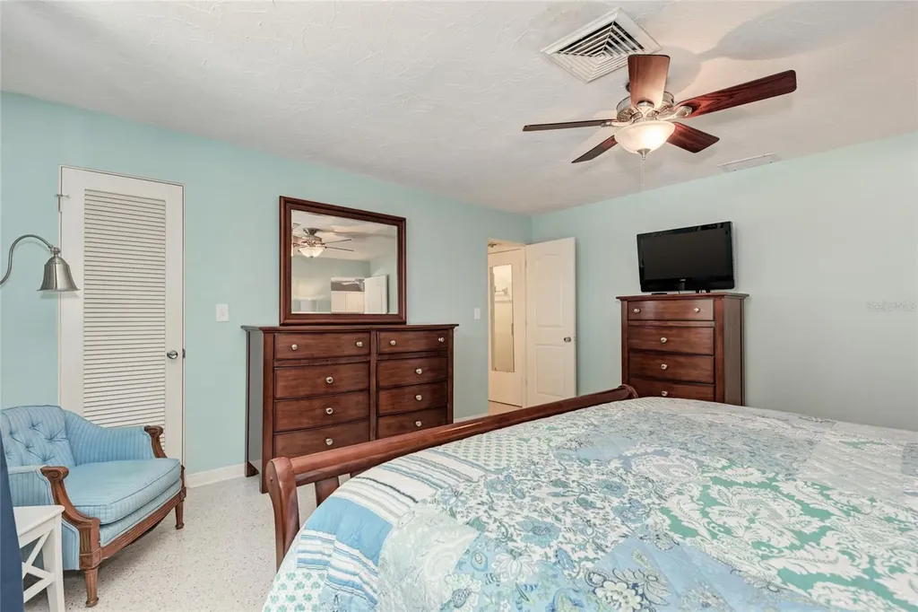 5640 Cape Leyte Drive Sarasota FL 34242