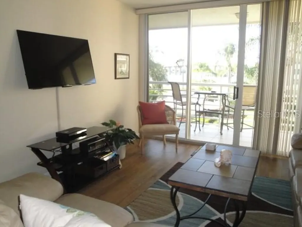 6061 Bahia Del Mar Circle St Petersburg FL 33715