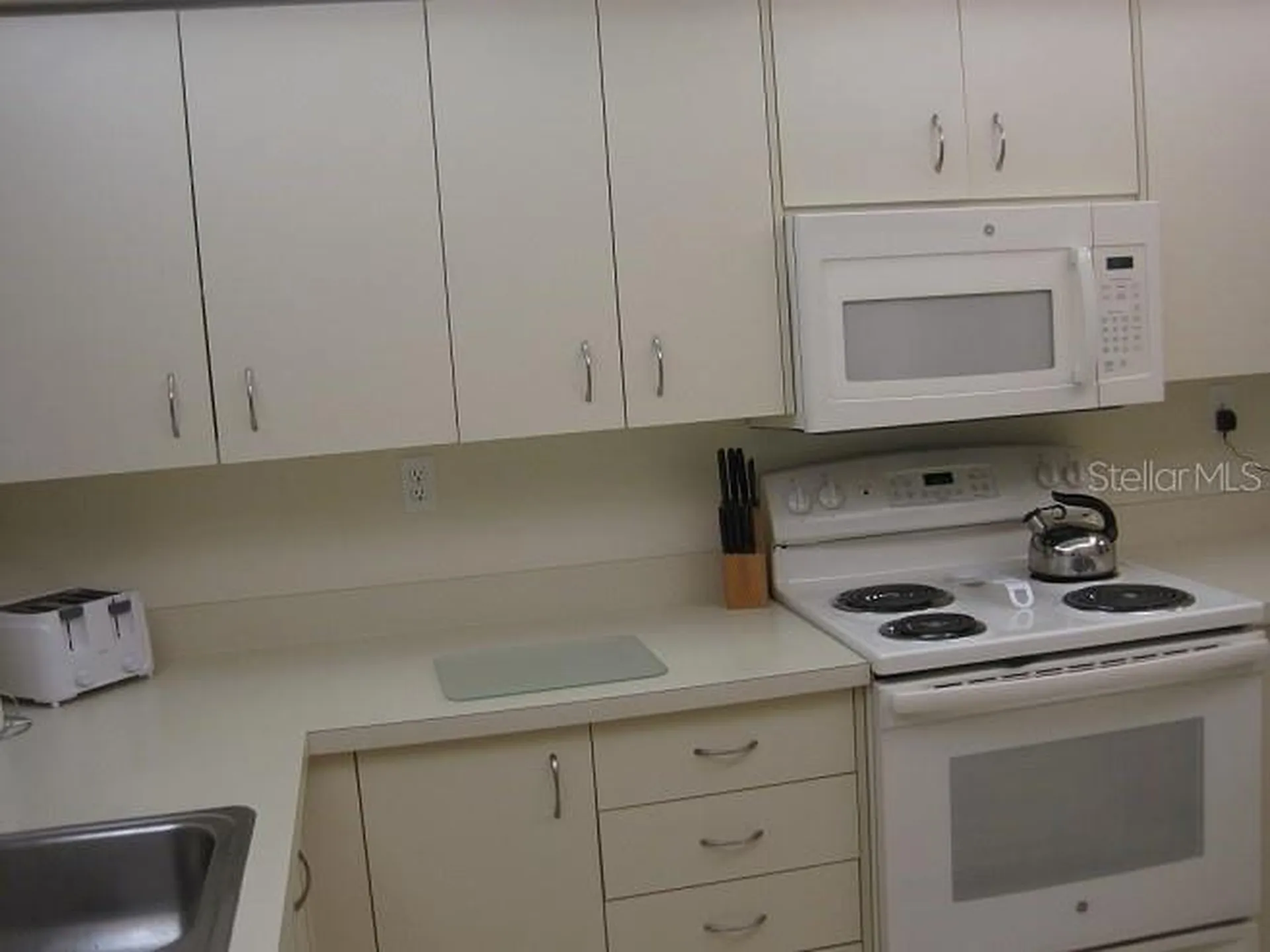 6061 Bahia Del Mar Circle St Petersburg FL 33715