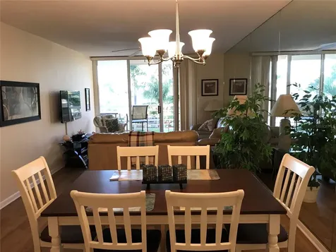 6061 Bahia Del Mar Circle St Petersburg FL 33715