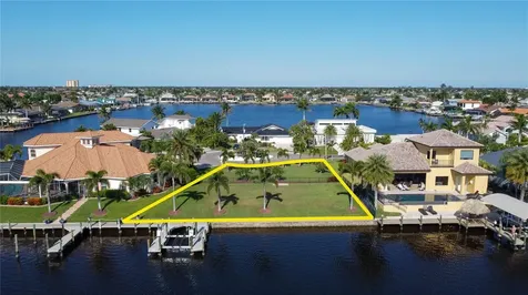 5227 SW 5th Place Cape Coral FL 33914