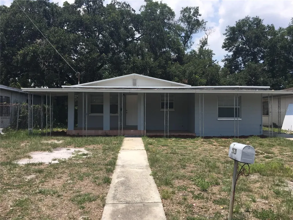 2620 Lindell Avenue Tampa FL 33610