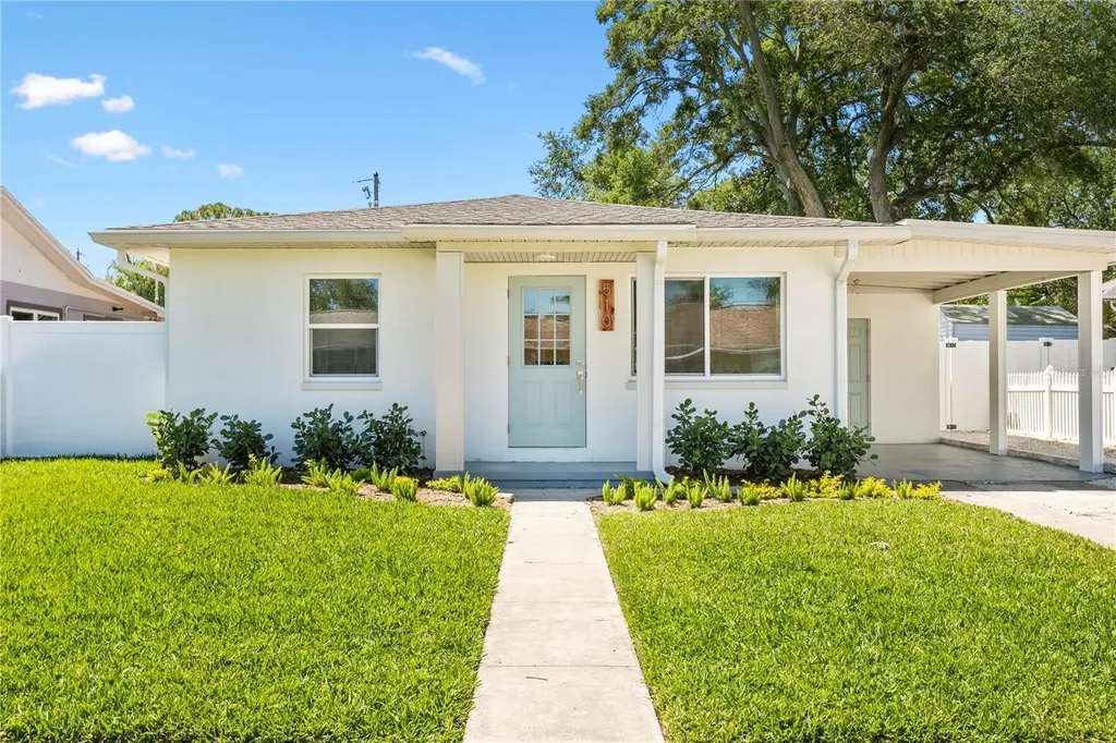 510 49th Avenue N St Petersburg FL 33703