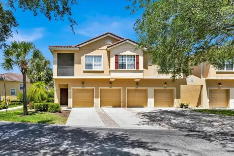 2732 Oakwater Drive Kissimmee FL 34747