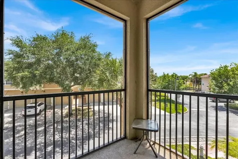 2732 Oakwater Drive Kissimmee FL 34747