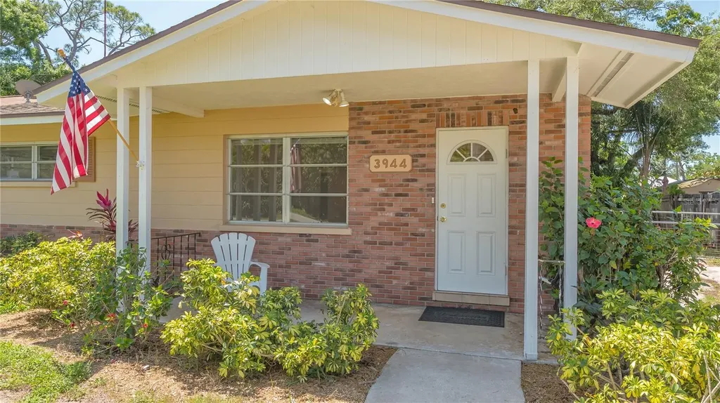 3944 Groveland Avenue Sarasota FL 34231