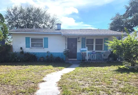 5528 Burlington Avenue N St Petersburg FL 33710