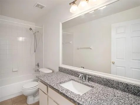 8514 N Hyaleah Road Tampa FL 33617