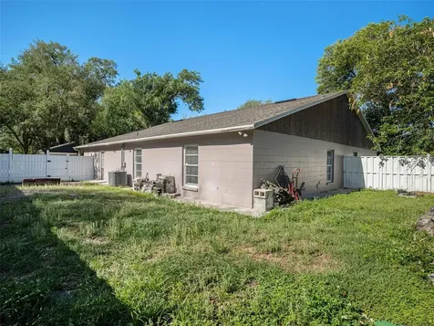 8514 N Hyaleah Road Tampa FL 33617
