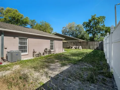 8514 N Hyaleah Road Tampa FL 33617