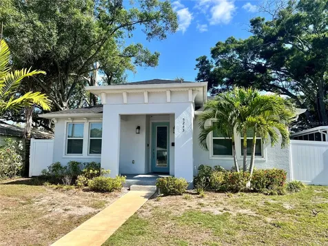 5243 Burlington Avenue N St Petersburg FL 33710