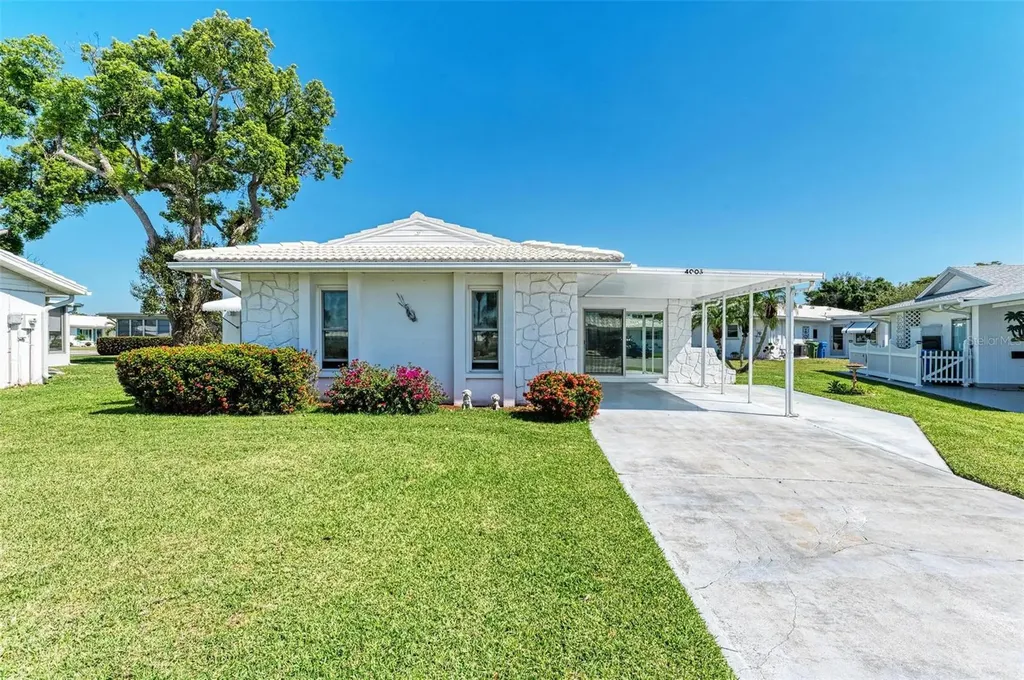 4005 Joyce Drive Bradenton FL 34208