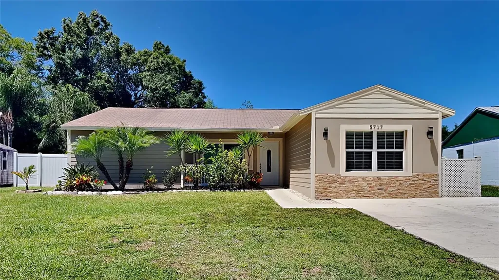 5717 Kneeland Lane Tampa FL 33625