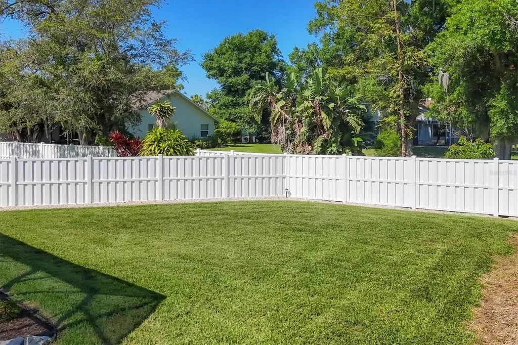 5124 Sunnydale Circle Sarasota FL 34233