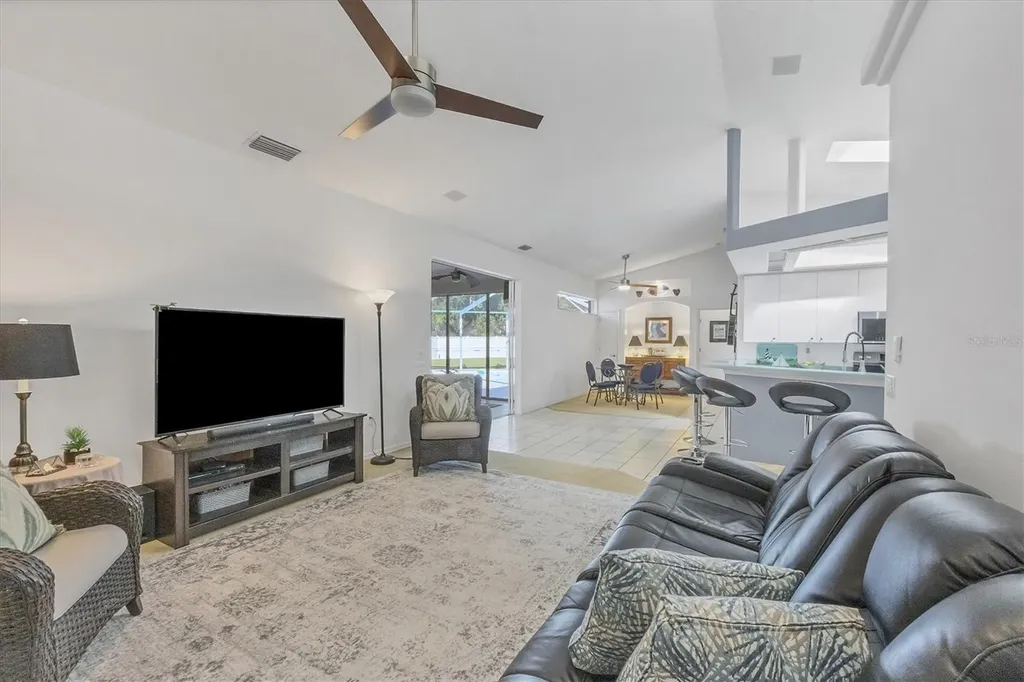 5124 Sunnydale Circle Sarasota FL 34233