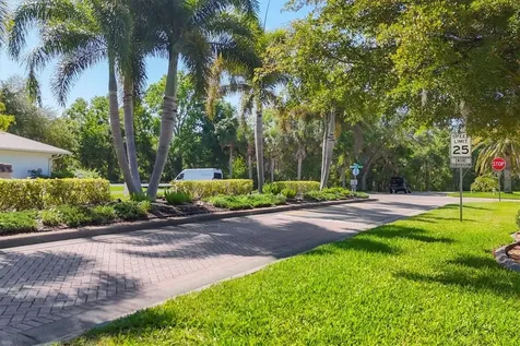 5124 Sunnydale Circle Sarasota FL 34233