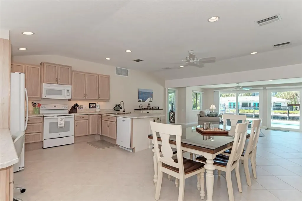 5577 Contento Drive Sarasota FL 34242