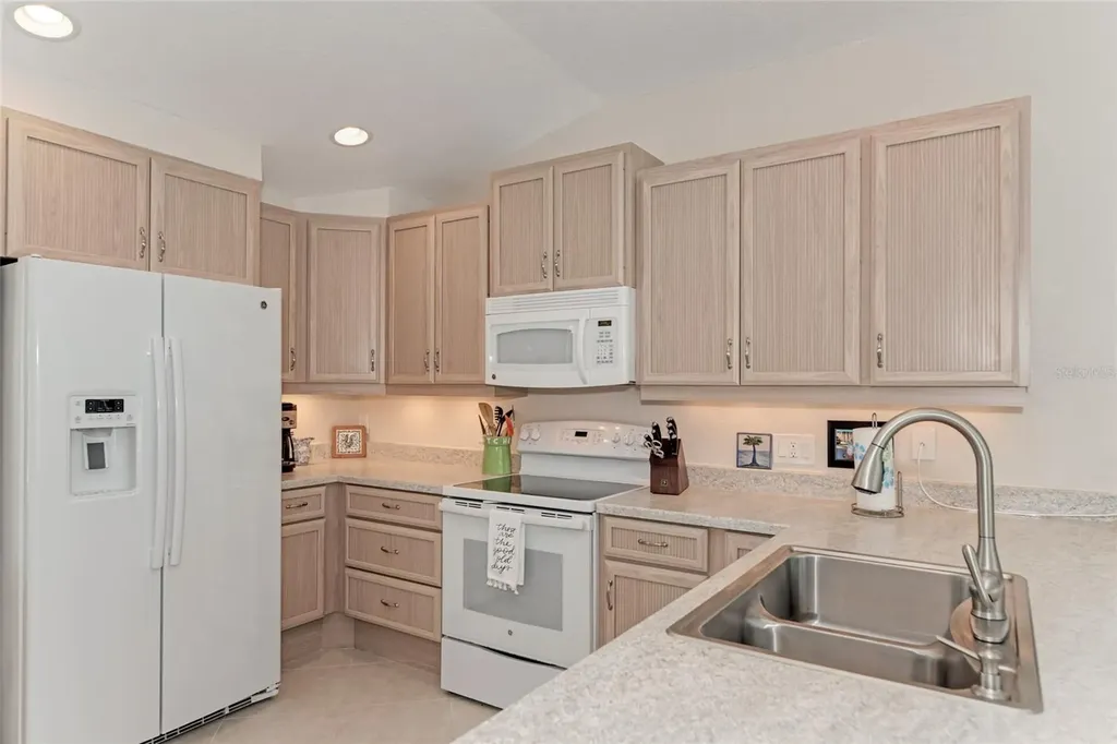 5577 Contento Drive Sarasota FL 34242