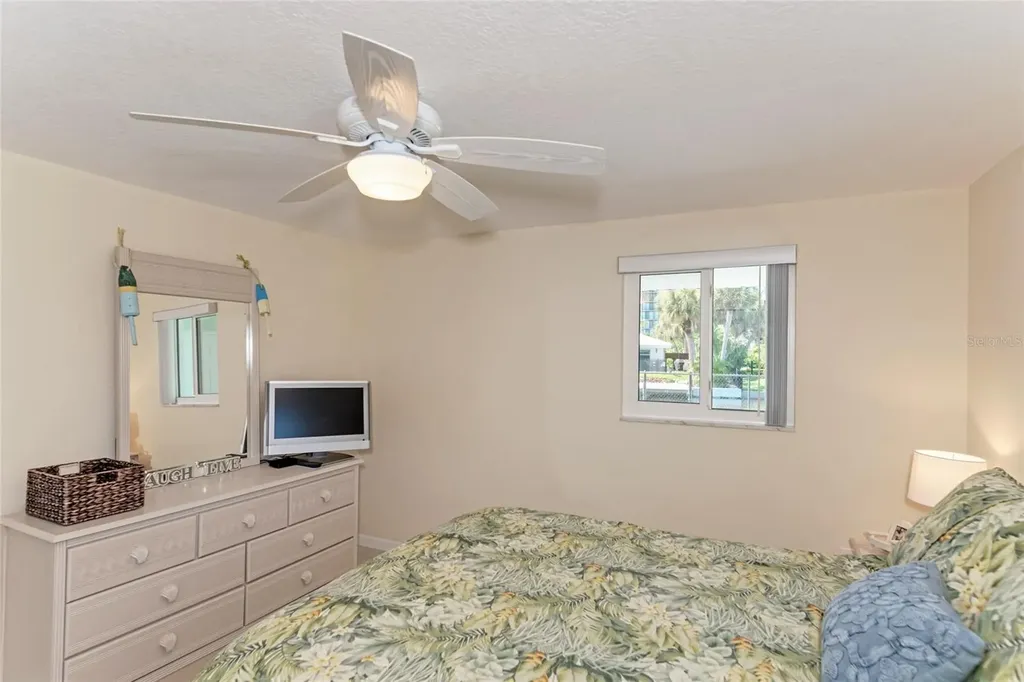 5577 Contento Drive Sarasota FL 34242